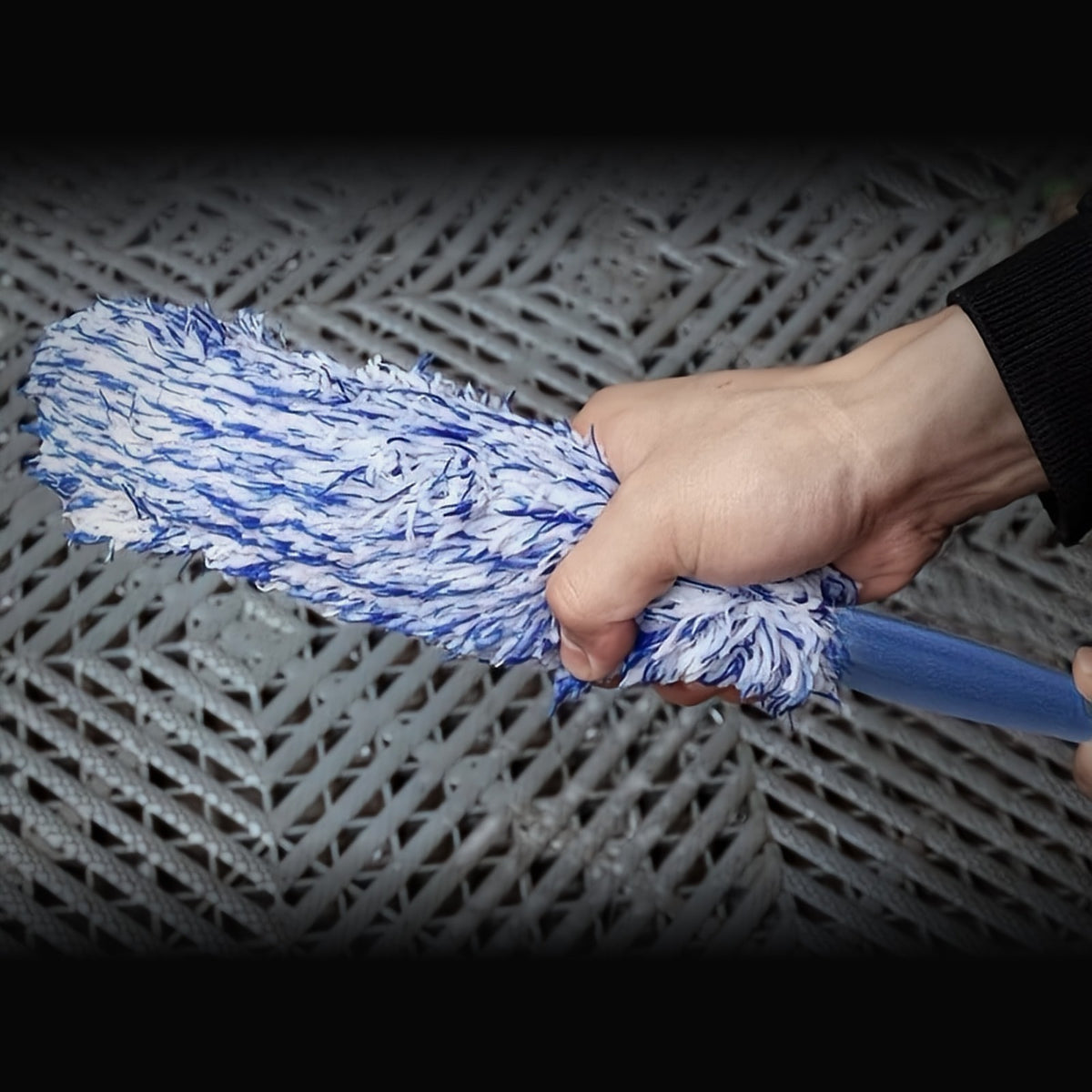 Brosse à jantes en microfibre en situation