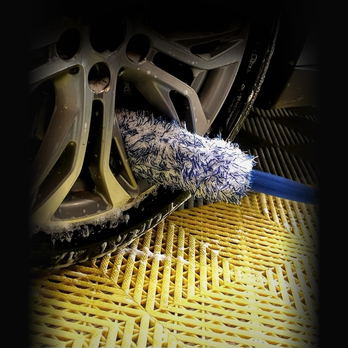 Brosse à jantes en microfibre en situation